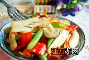 松茸跟什么一起炒菜