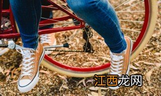 女式休闲鞋穿搭技巧图片 女式休闲鞋穿搭技巧