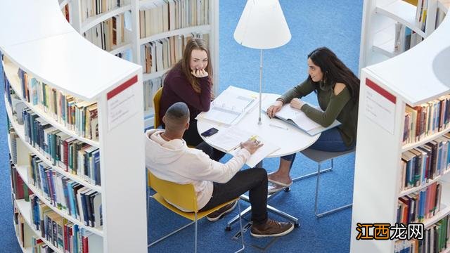 外国的留学生将面临英国大学禁令;通胀给欧洲黑色星期五蒙上阴影