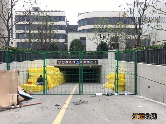 开发商回应“预看房不能带验房师”:正摸排业主需求,可带验房师复看