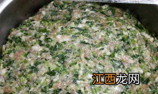 包芹菜馅饺子馅 你学会了吗