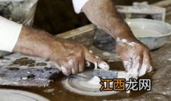 石膏粉加水凝固原理是什么 石膏粉加水凝固原理