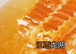 土蜂蜜的作用与功效 土蜂蜜什么时候喝最好