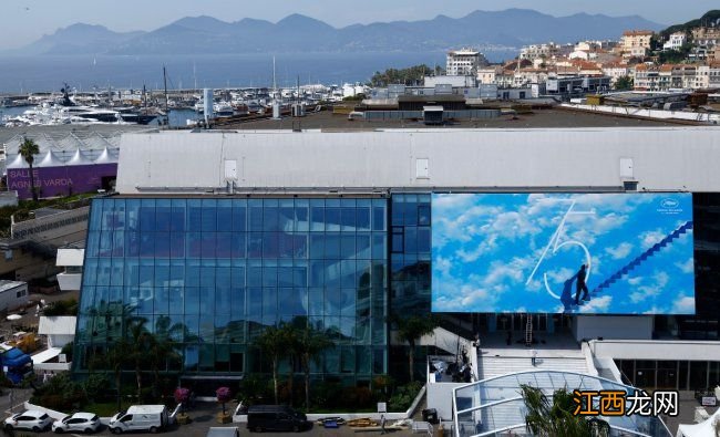 汤唯、宋康昊出现在街头,戛纳电影节归来