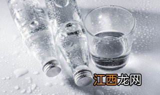 水放在冷冻一个月还能吃吗 冰冻的水一个月可以喝吗