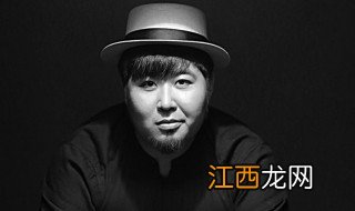 如果一个男人偷偷看你表示什么意思