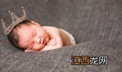 六月婴儿一天吃多少奶正常 六月婴儿一天吃多少奶