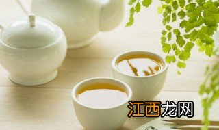 茶叶可以加黄芪泡水喝吗 黄芪枸杞能加茶叶吗