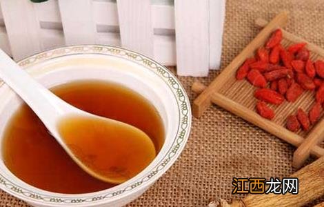 桂圆红枣枸杞茶的做法