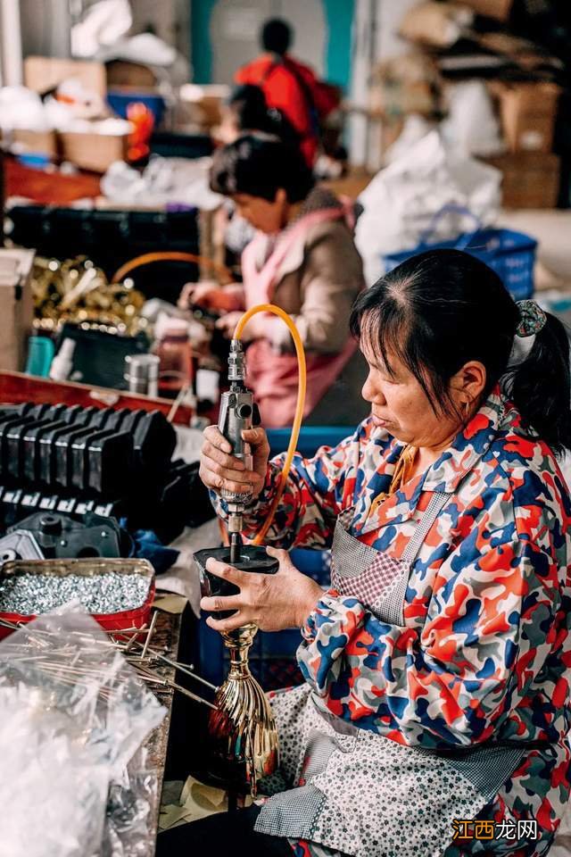 除了球场上，世界杯哪都不缺“中国队”