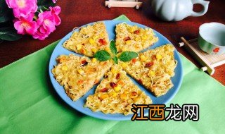 方便面鸡蛋饼的做法 方便面鸡蛋饼怎么做