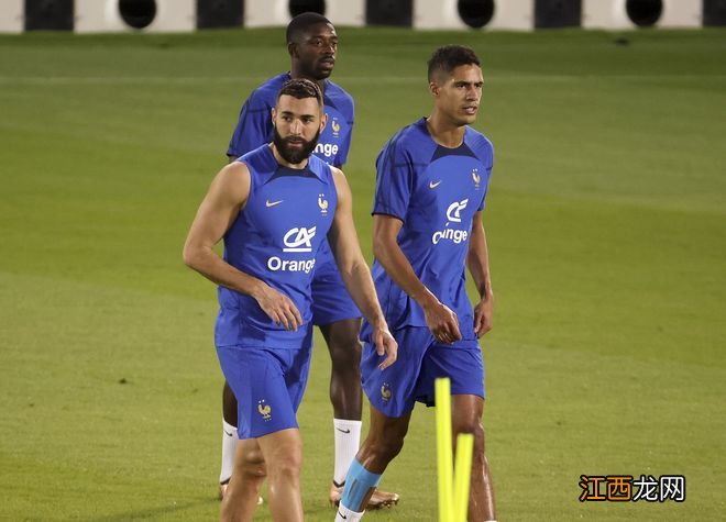 本泽马离开卡塔尔回马德里 德尚将定是否补召球员