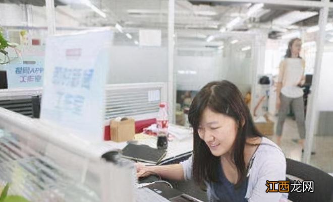 985大学生成绩好生活自律，学习锻炼样样不缺，导员：是个废人