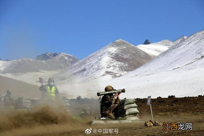 炸裂输出！雪域高原火箭筒射击现场燃爆了