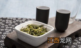 如何自制干松针茶 干松针茶的制作方法